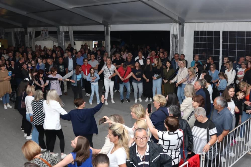 (FOTO) Dražen Zečić oduševio brojne obožavatelja u Velikoj