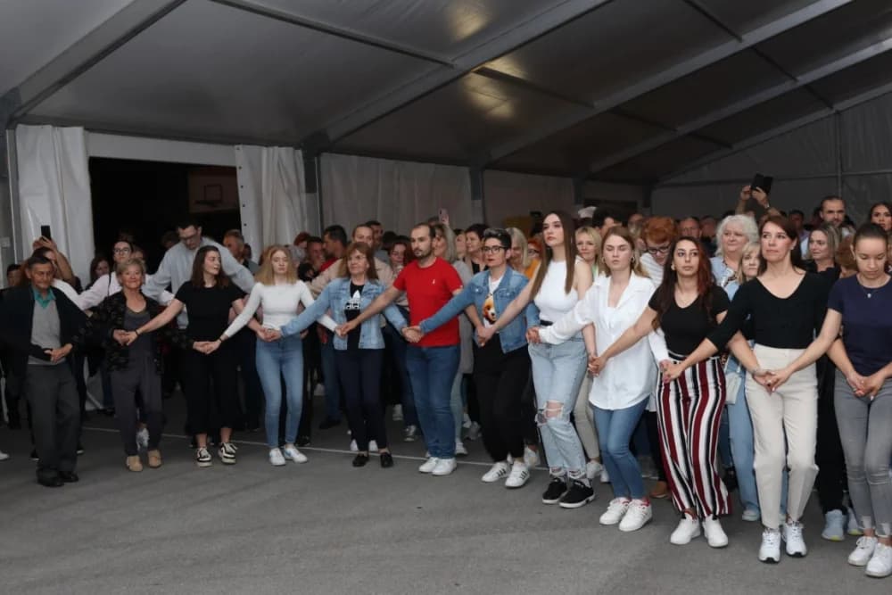 (FOTO) Dražen Zečić oduševio brojne obožavatelja u Velikoj
