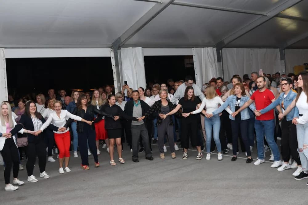 (FOTO) Dražen Zečić oduševio brojne obožavatelja u Velikoj