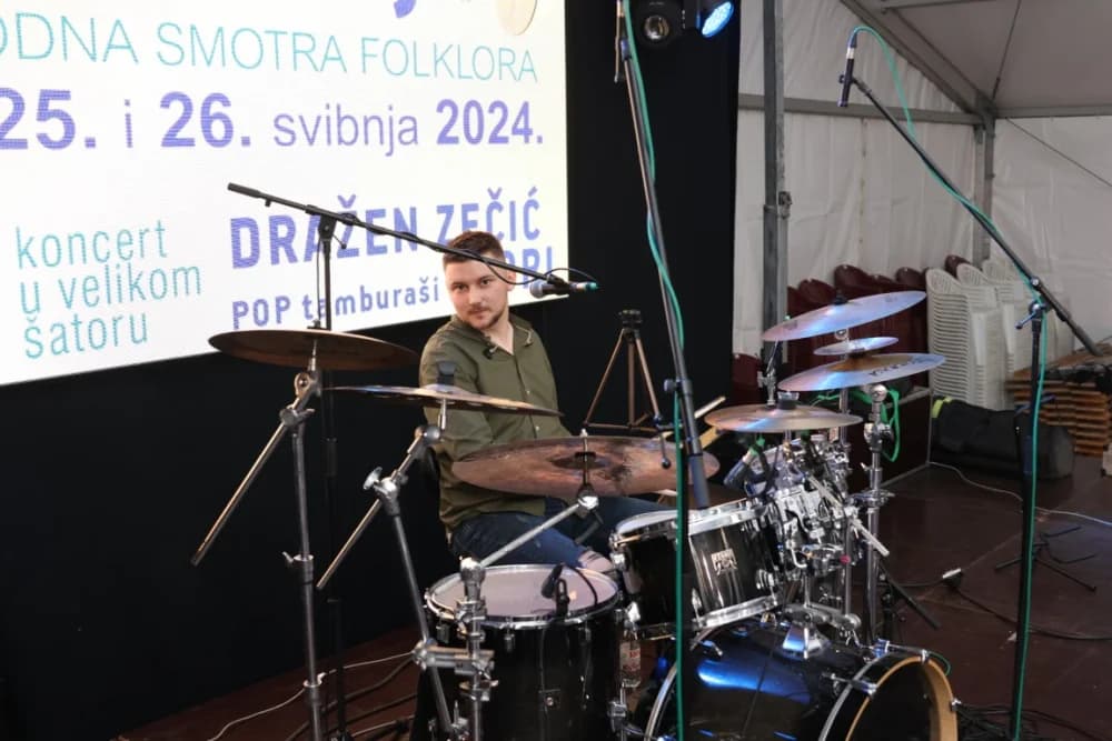 (FOTO) Dražen Zečić oduševio brojne obožavatelja u Velikoj
