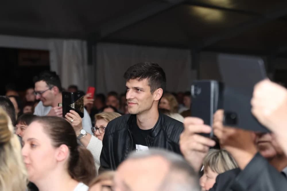 (FOTO) Dražen Zečić oduševio brojne obožavatelja u Velikoj