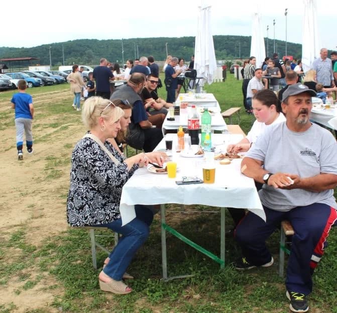 KONJIČKI KLUB PLETERNICA: Na hipodromu prvi put organizirali Dane otvorenih vrata