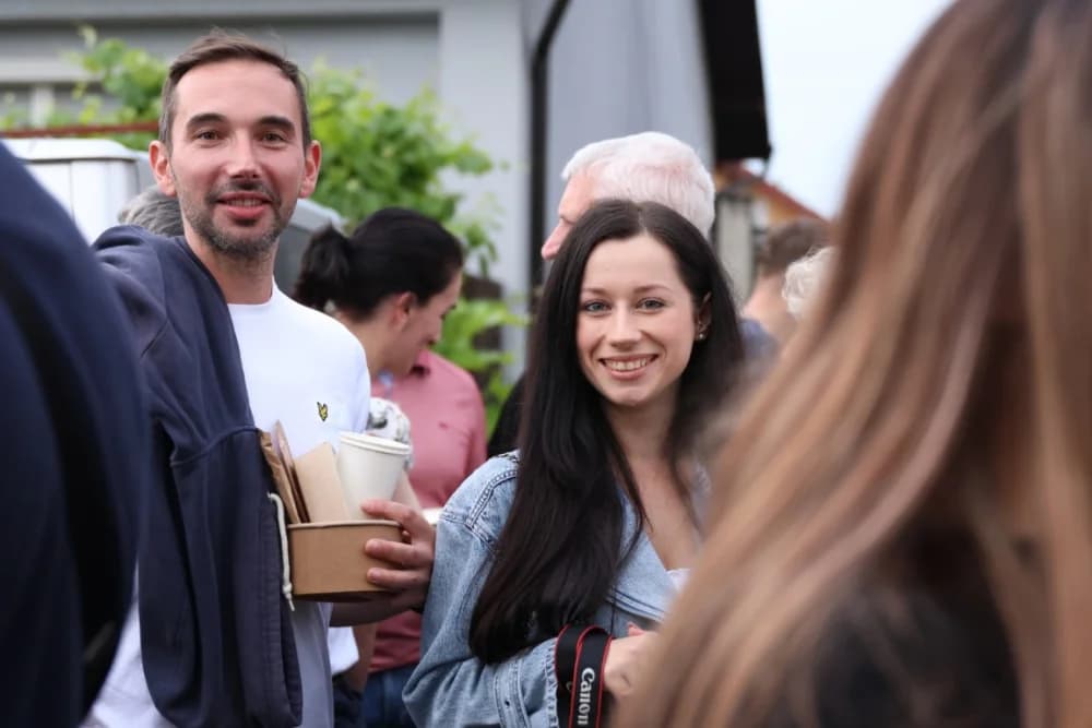 Pogled iz zraka na ʼNajduži gastro stolʼ u Velikoj (FOTOGALERIJA)