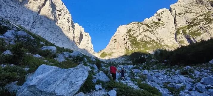 [FOTO] Kutjevački planinari osvojili Triglav: Uzbudljivi uspon na najviši vrh Slovenije