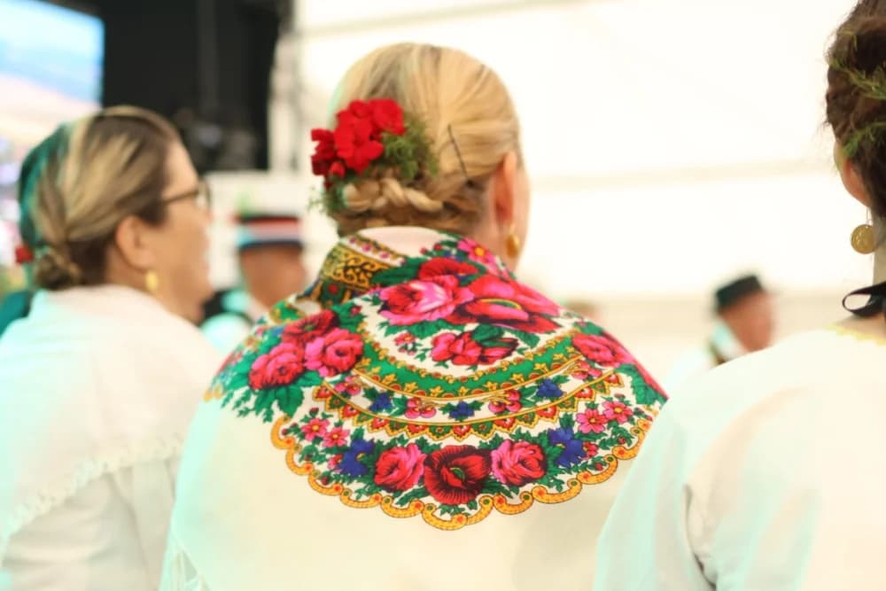 (VELIKA FOTOGALERIJA) Smotra folklora u Velikoj ʼČuvajmo običaje zavičajaʼ
