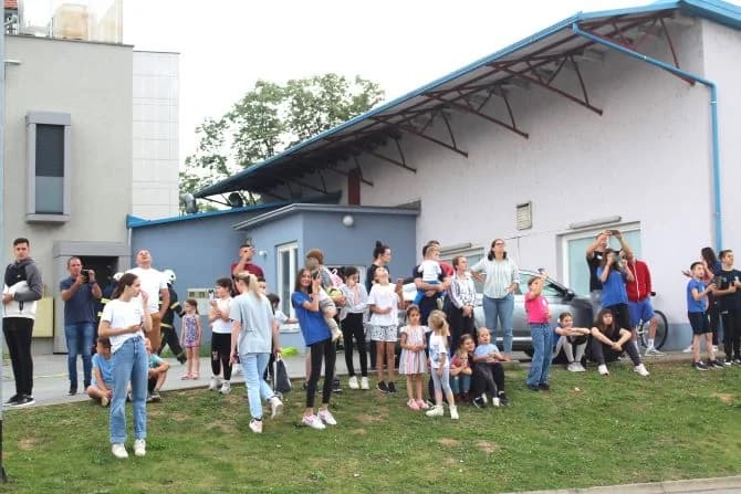 VATROGASNI CENTAR PLETERNICA: Na prostoru Športsko-rekreacijskog centra održana združena pokazna vježba