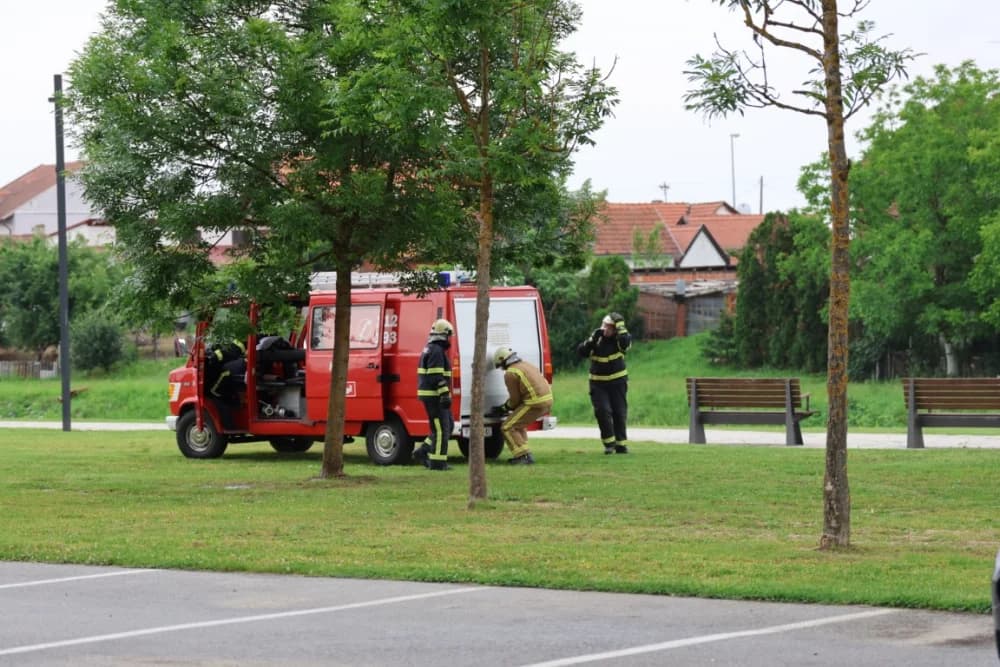 VATROGASNI CENTAR PLETERNICA: Na prostoru Športsko-rekreacijskog centra održana združena pokazna vježba