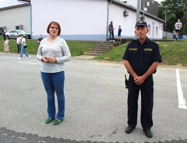 VATROGASNI CENTAR PLETERNICA: Na prostoru Športsko-rekreacijskog centra održana združena pokazna vježba