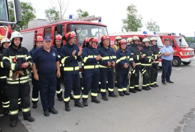 VATROGASNI CENTAR PLETERNICA: Na prostoru Športsko-rekreacijskog centra održana združena pokazna vježba