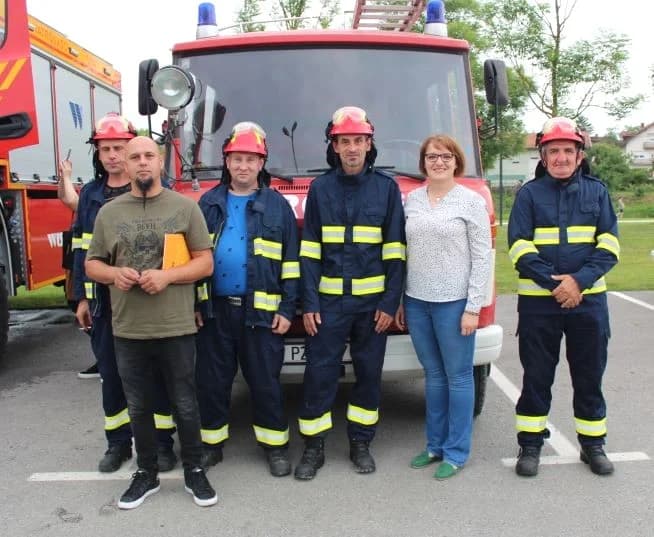 VATROGASNI CENTAR PLETERNICA: Na prostoru Športsko-rekreacijskog centra održana združena pokazna vježba