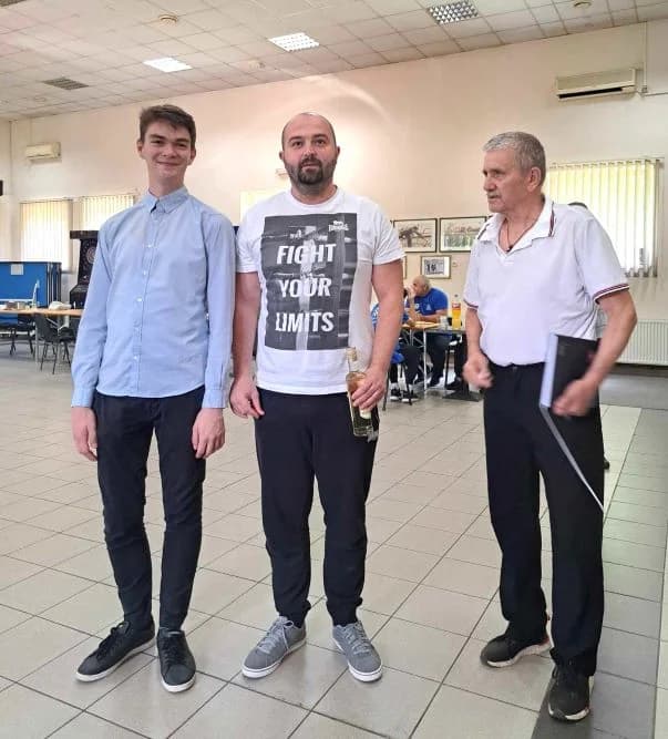 Na šahovskoj simultanci u Slavonskom Brodu sudjelovali i igrači iz Požeštine