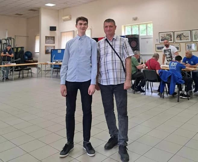 Na šahovskoj simultanci u Slavonskom Brodu sudjelovali i igrači iz Požeštine