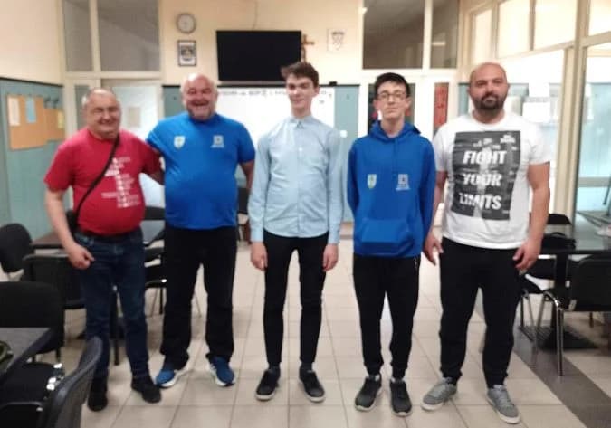 Na šahovskoj simultanci u Slavonskom Brodu sudjelovali i igrači iz Požeštine