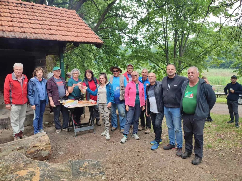TRADICIJA NA DILJ GORI: Požeški pjesnici Đurđa Crnković i Davor Zakšek dobili nagrade na Sovskom jezeru