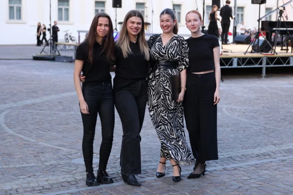 (FOTOGALERIJA) Koncert ispred Katedrale: ʼOvim svečanim koncertom zaokružujemo svoju koncertnu sezonuʼ