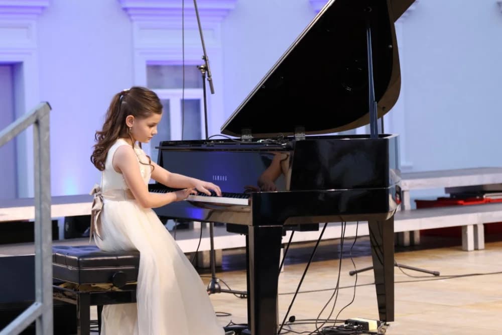 (FOTOGALERIJA) Koncert ispred Katedrale: ʼOvim svečanim koncertom zaokružujemo svoju koncertnu sezonuʼ