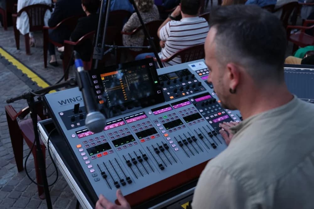 (FOTOGALERIJA) Koncert ispred Katedrale: ʼOvim svečanim koncertom zaokružujemo svoju koncertnu sezonuʼ