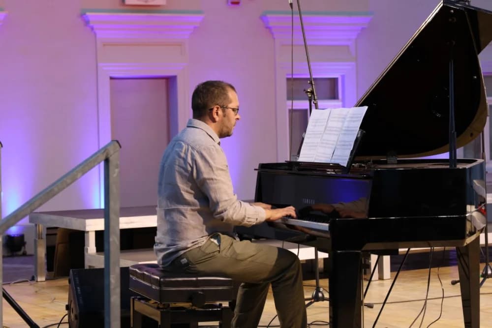 (FOTOGALERIJA) Koncert ispred Katedrale: ʼOvim svečanim koncertom zaokružujemo svoju koncertnu sezonuʼ