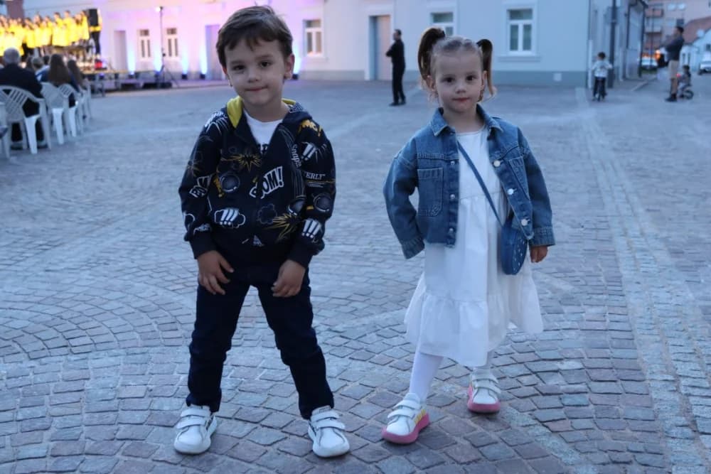 (FOTOGALERIJA) Koncert ispred Katedrale: ʼOvim svečanim koncertom zaokružujemo svoju koncertnu sezonuʼ
