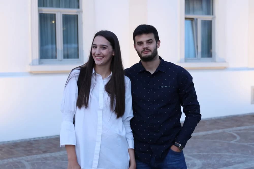 (FOTOGALERIJA) Koncert ispred Katedrale: ʼOvim svečanim koncertom zaokružujemo svoju koncertnu sezonuʼ