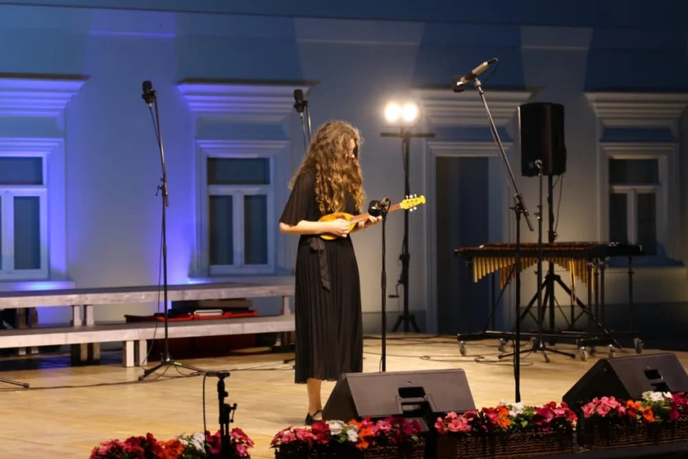(FOTOGALERIJA) Koncert ispred Katedrale: ʼOvim svečanim koncertom zaokružujemo svoju koncertnu sezonuʼ