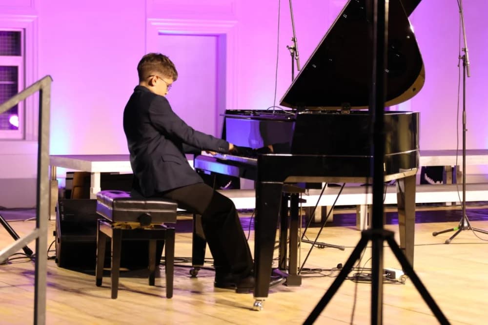 (FOTOGALERIJA) Koncert ispred Katedrale: ʼOvim svečanim koncertom zaokružujemo svoju koncertnu sezonuʼ