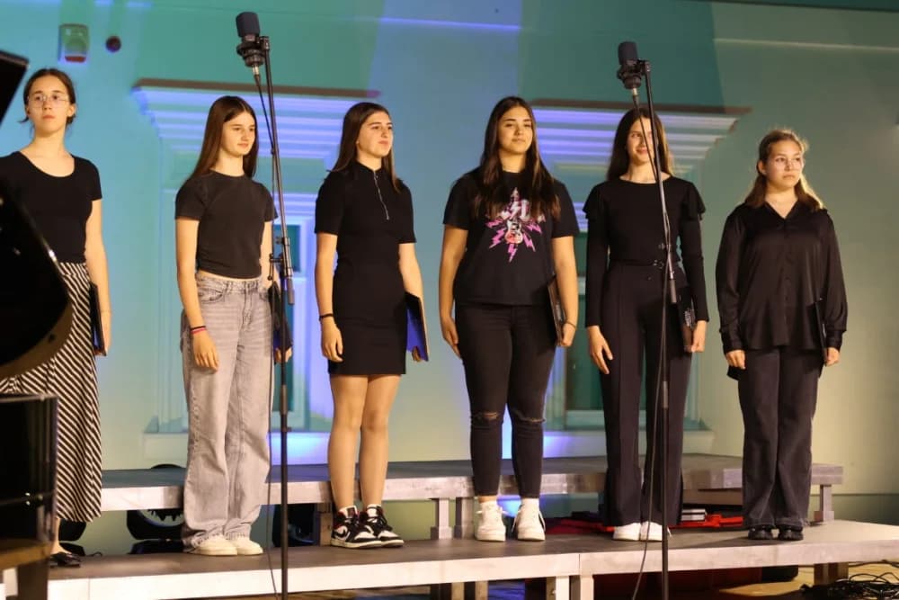(FOTOGALERIJA) Koncert ispred Katedrale: ʼOvim svečanim koncertom zaokružujemo svoju koncertnu sezonuʼ
