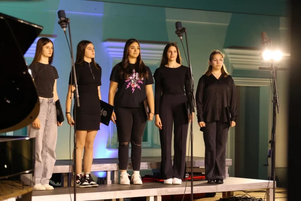 (FOTOGALERIJA) Koncert ispred Katedrale: ʼOvim svečanim koncertom zaokružujemo svoju koncertnu sezonuʼ