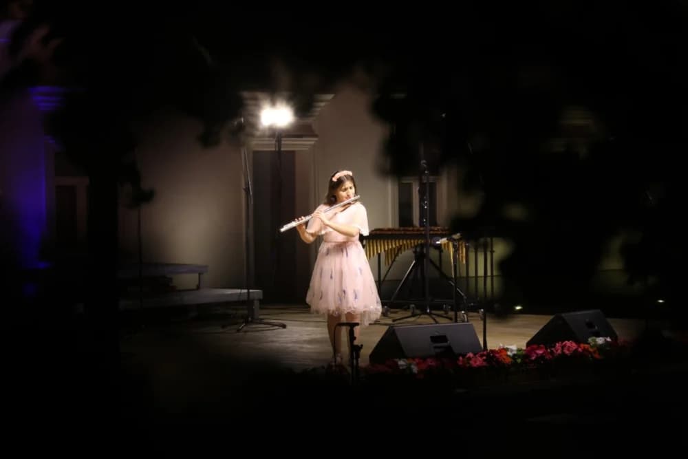 (FOTOGALERIJA) Koncert ispred Katedrale: ʼOvim svečanim koncertom zaokružujemo svoju koncertnu sezonuʼ