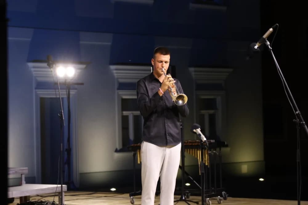 (FOTOGALERIJA) Koncert ispred Katedrale: ʼOvim svečanim koncertom zaokružujemo svoju koncertnu sezonuʼ