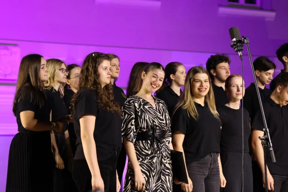 (FOTOGALERIJA) Koncert ispred Katedrale: ʼOvim svečanim koncertom zaokružujemo svoju koncertnu sezonuʼ
