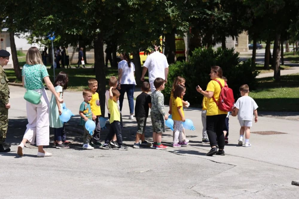 (FOTOGALERIJA) Održan Dan otvorenih vrata u Vojarni 123. brigade