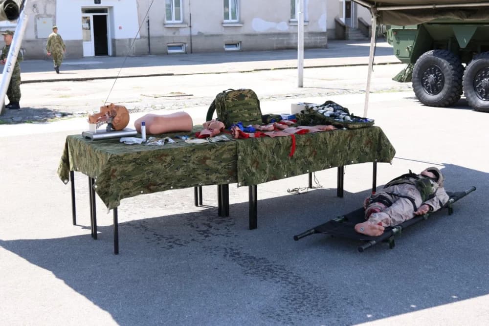 (FOTOGALERIJA) Održan Dan otvorenih vrata u Vojarni 123. brigade