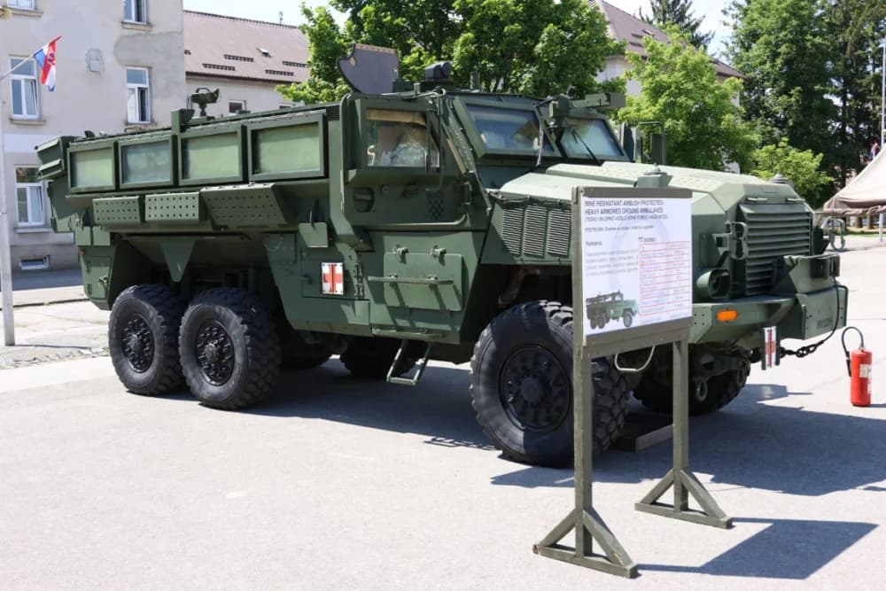 (FOTOGALERIJA) Održan Dan otvorenih vrata u Vojarni 123. brigade