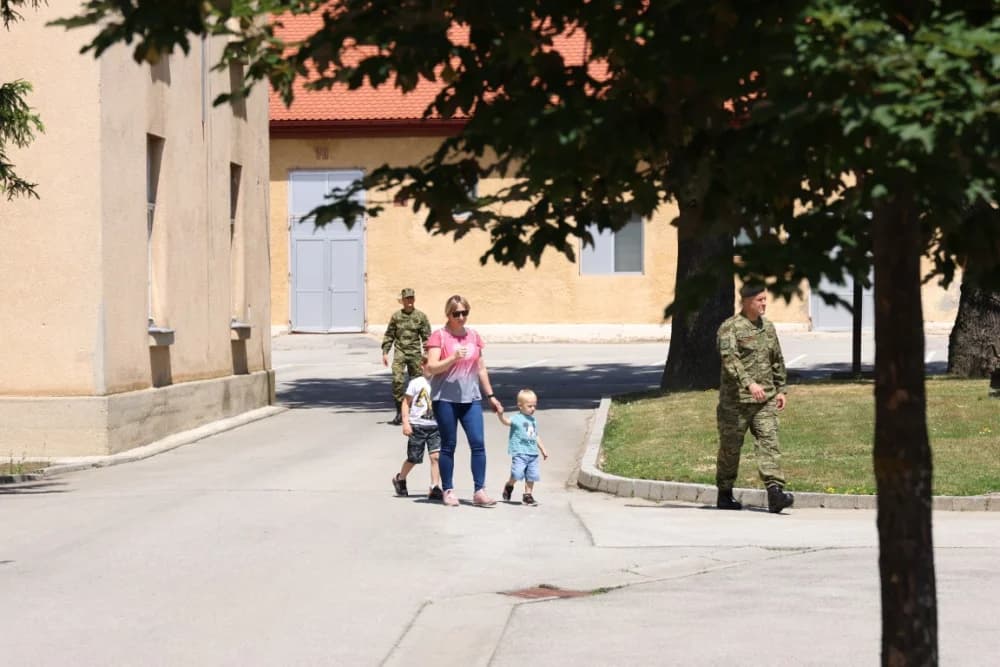 (FOTOGALERIJA) Održan Dan otvorenih vrata u Vojarni 123. brigade