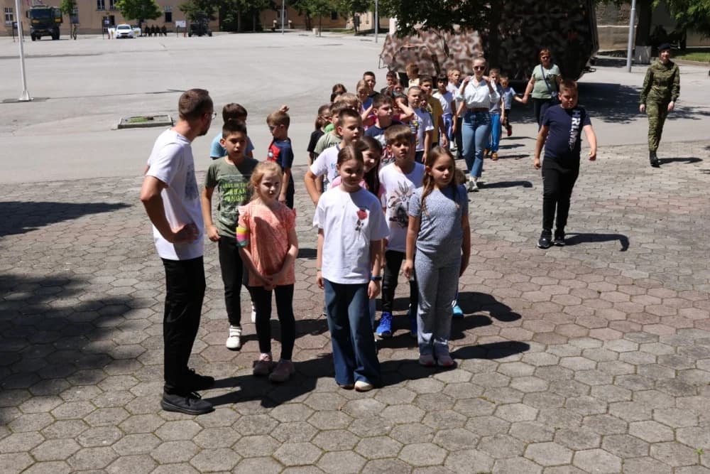 (FOTOGALERIJA) Održan Dan otvorenih vrata u Vojarni 123. brigade