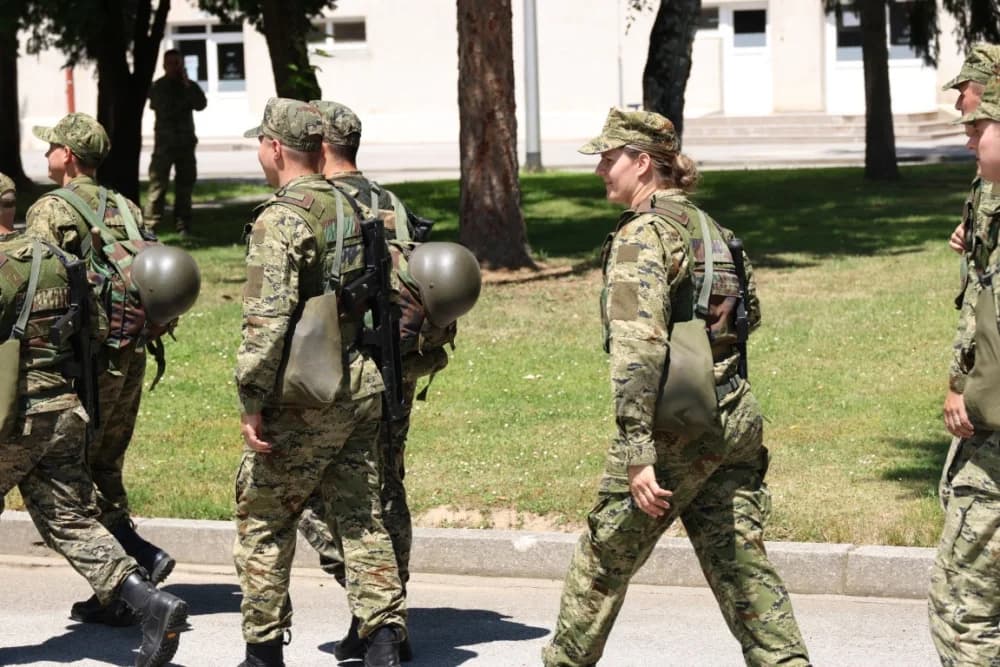 (FOTOGALERIJA) Održan Dan otvorenih vrata u Vojarni 123. brigade