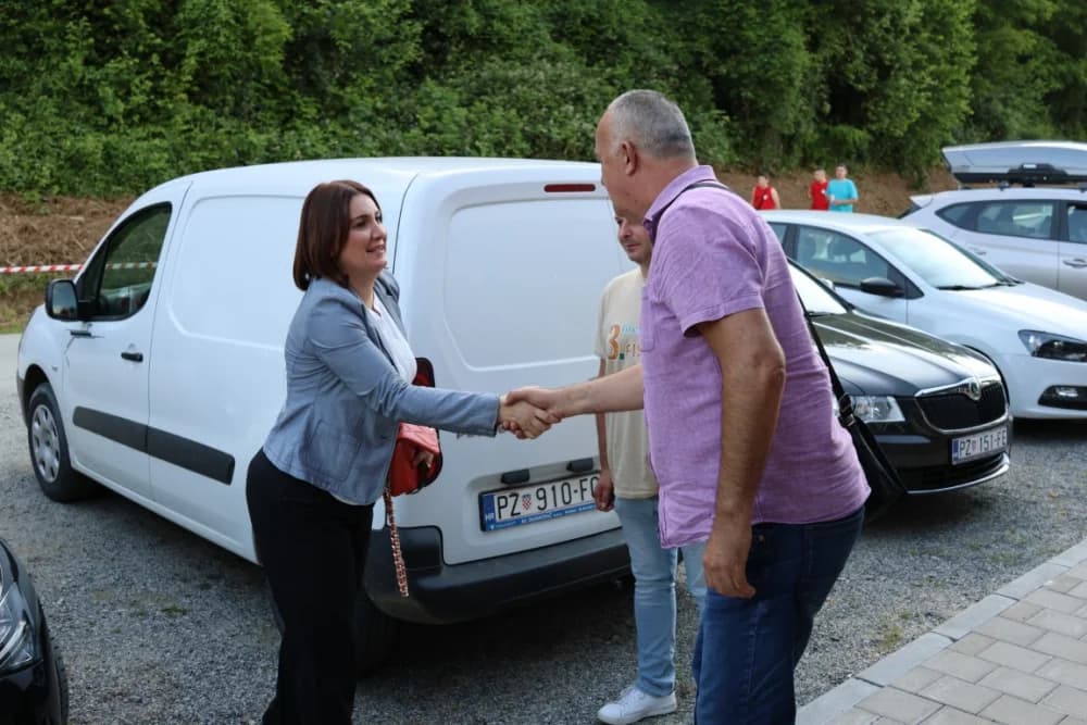 (FOTOGALERIJA) Najbolji majstori ribljeg paprikaša su tandem Božo i Jela, te dva Milkovića Vlado i Branko