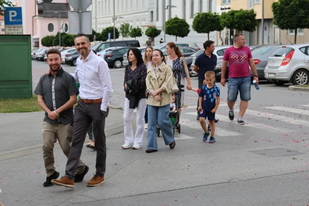 Tijelovska procesija ulicama grada Požege (FOTOGALERIJA)