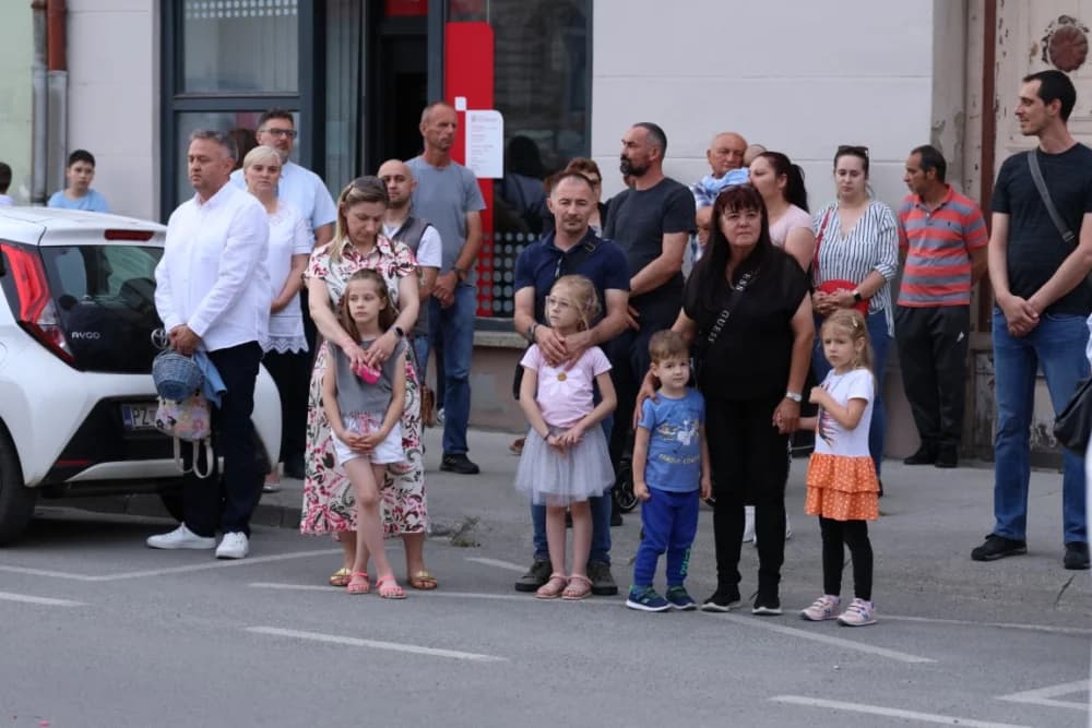Tijelovska procesija ulicama grada Požege (FOTOGALERIJA)