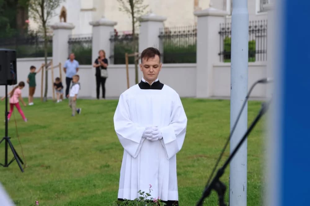 Tijelovska procesija ulicama grada Požege (FOTOGALERIJA)