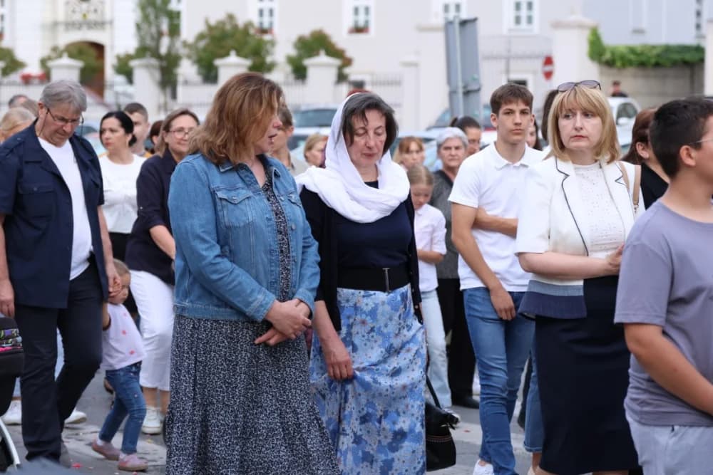 Tijelovska procesija ulicama grada Požege (FOTOGALERIJA)