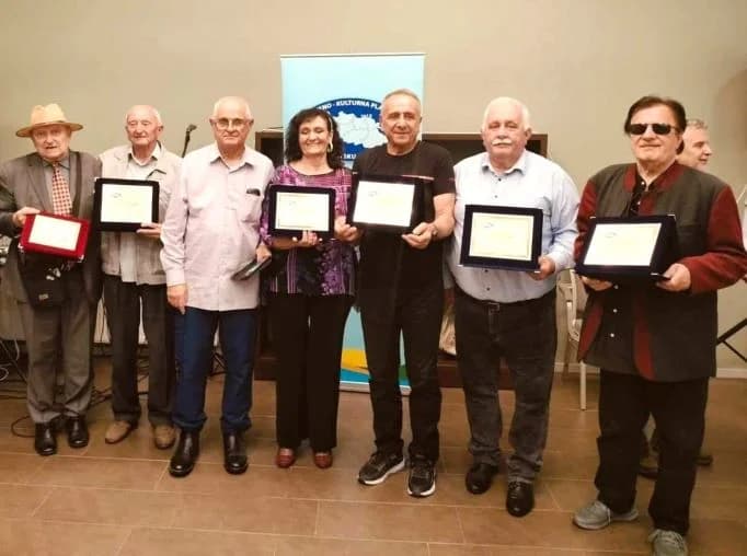 UZ DAN DRŽAVNOSTI: Požeški Peićevci i Ćiro Gašparac sudjelovali na poetskoj manifestaciji u Zagrebu