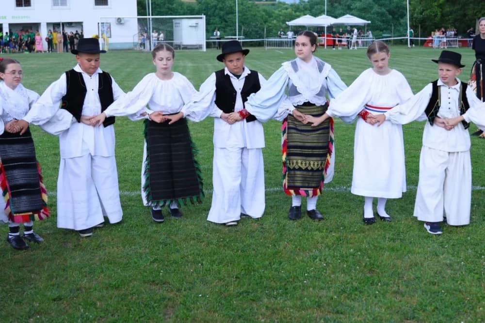 (FOTOGALERIJA) Uz 70. obljetnicu postojanja i rada u Biškupcima odigrana revijalna utakmica: NK BSK Biškupci – GNK Dinamo Veterni 5:5