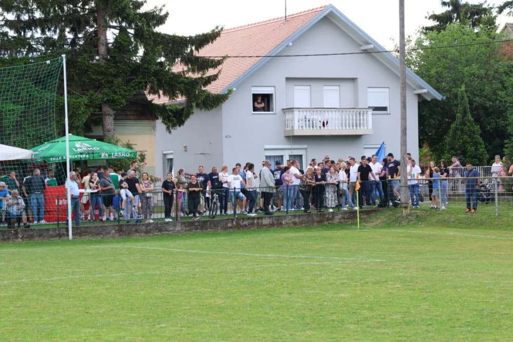(FOTOGALERIJA) Uz 70. obljetnicu postojanja i rada u Biškupcima odigrana revijalna utakmica: NK BSK Biškupci – GNK Dinamo Veterni 5:5