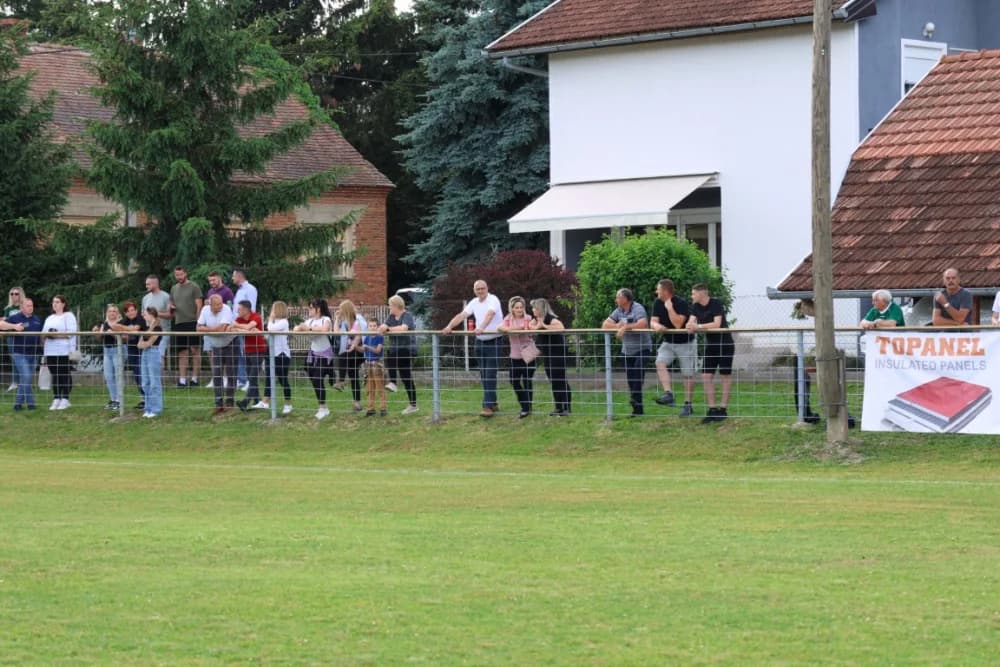 (FOTOGALERIJA) Uz 70. obljetnicu postojanja i rada u Biškupcima odigrana revijalna utakmica: NK BSK Biškupci – GNK Dinamo Veterni 5:5