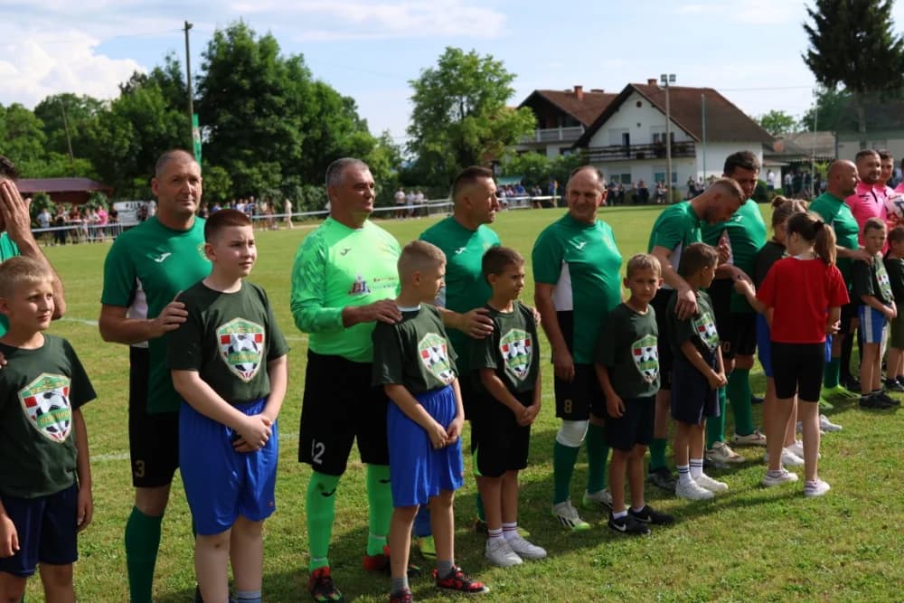 (FOTOGALERIJA) Uz 70. obljetnicu postojanja i rada u Biškupcima odigrana revijalna utakmica: NK BSK Biškupci – GNK Dinamo Veterni 5:5