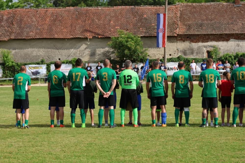 (FOTOGALERIJA) Uz 70. obljetnicu postojanja i rada u Biškupcima odigrana revijalna utakmica: NK BSK Biškupci – GNK Dinamo Veterni 5:5
