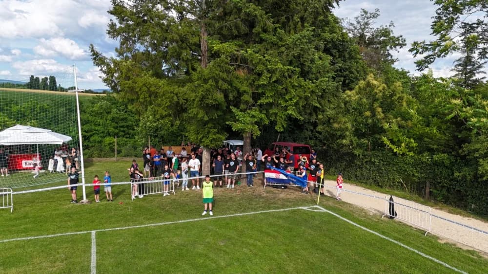 (FOTOGALERIJA) Uz 70. obljetnicu postojanja i rada u Biškupcima odigrana revijalna utakmica: NK BSK Biškupci – GNK Dinamo Veterni 5:5