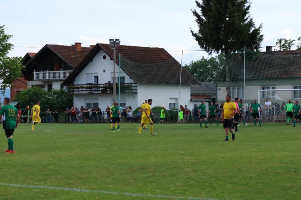 (FOTOGALERIJA) Uz 70. obljetnicu postojanja i rada u Biškupcima odigrana revijalna utakmica: NK BSK Biškupci – GNK Dinamo Veterni 5:5